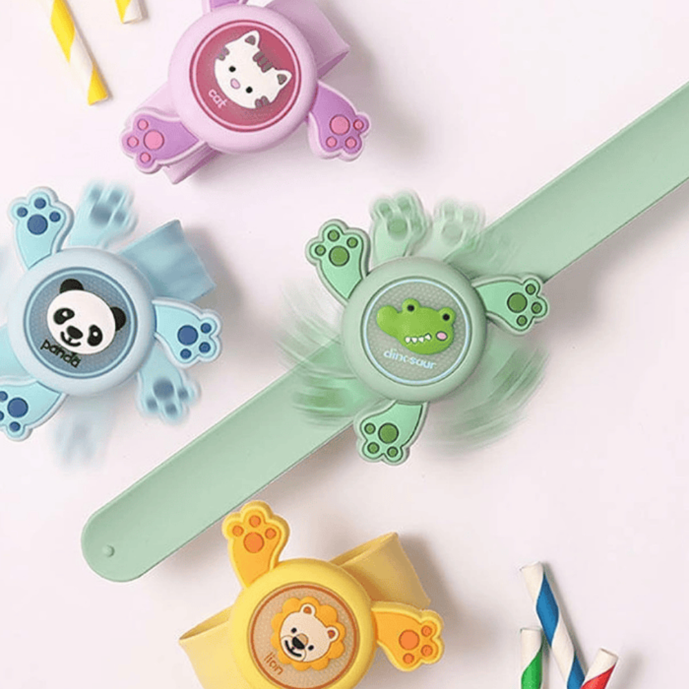 Animal Paw Spinning Bracelet Toy – 360° Rotating Fidget Spinner Wristband for Kids (Cat, Panda, Dinosaur, Lion Designs)